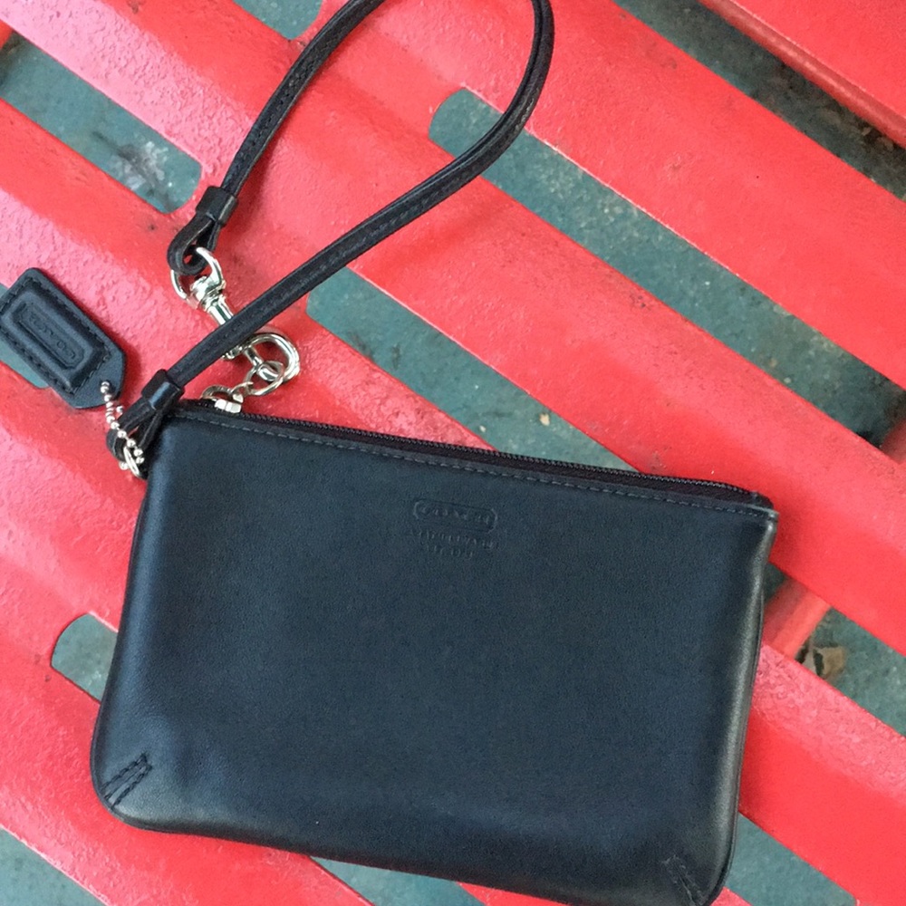 COACH Zip Wristlet ~ Black